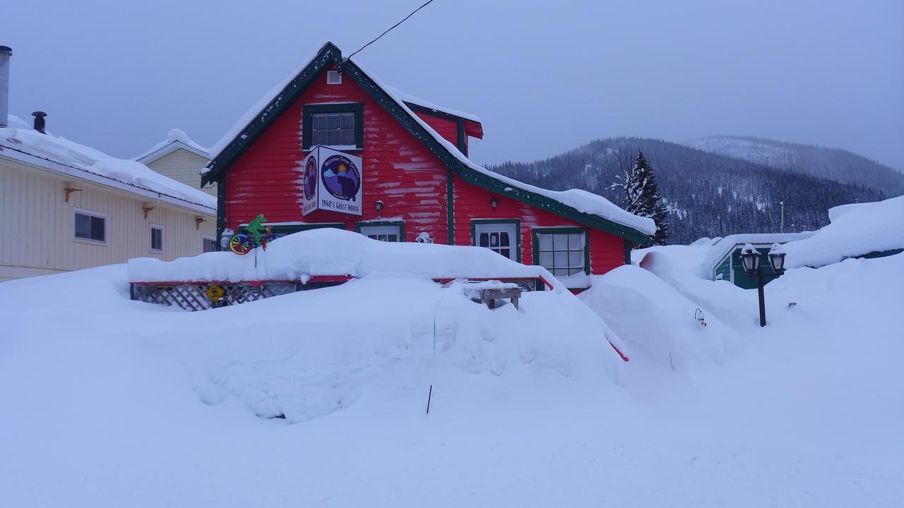 Отель Mountain Thyme Getaway Barkerville Экстерьер фото